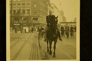Kong Christian X ridende i bybilledet © Københavns Bymuseum