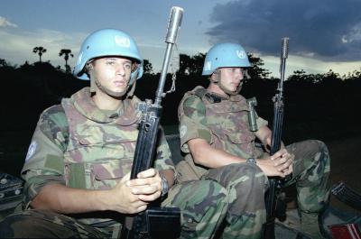Hollandske soldater fra FN-styrken UNPROFOR på natpatrulje i Bosnien, 1993